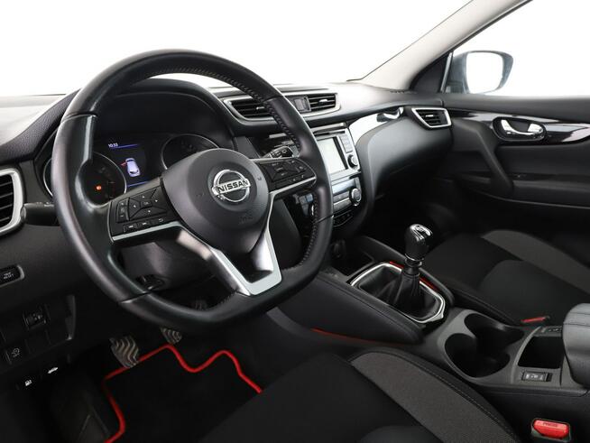 Nissan Qashqai navi klima auto grzane fotele kamera i czujniki parkowania hak