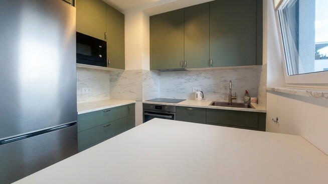 Zobacz > świeżo umeblowane, balkon 48 m²