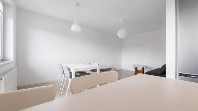 Zobacz > świeżo umeblowane, balkon 48 m²