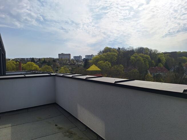 Mieszkanie z antresolą i balkonem w nowym bloku