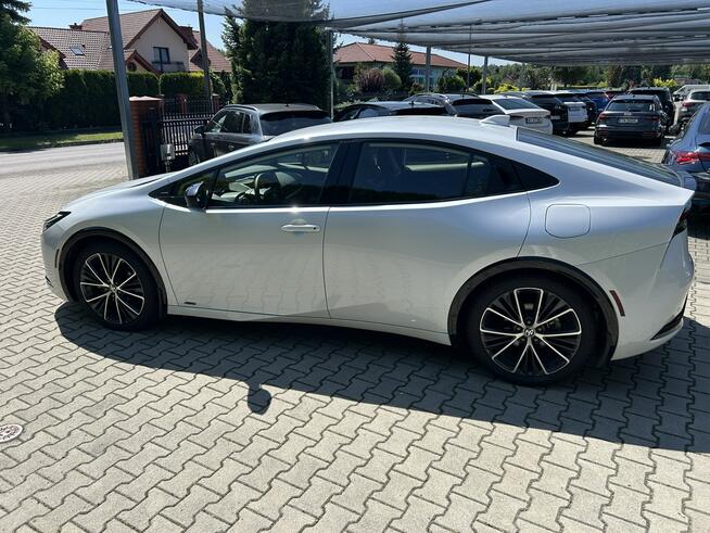 Toyota Prius 2.0 Hybrid AWD biała perła