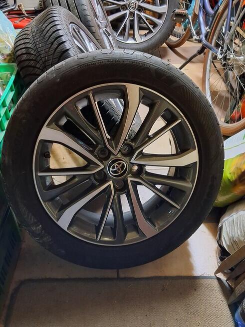 Kola aluminiowe do toyoty avensis 17