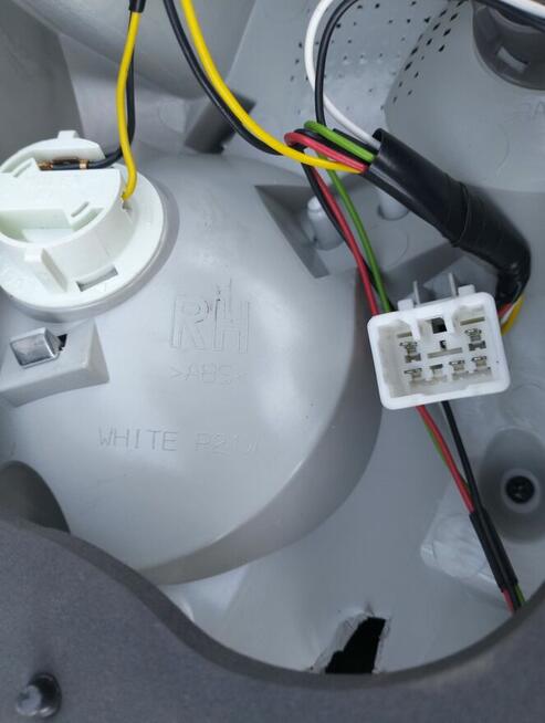 Lampa tylna KIA ceed 5drzwi (2006-2009)