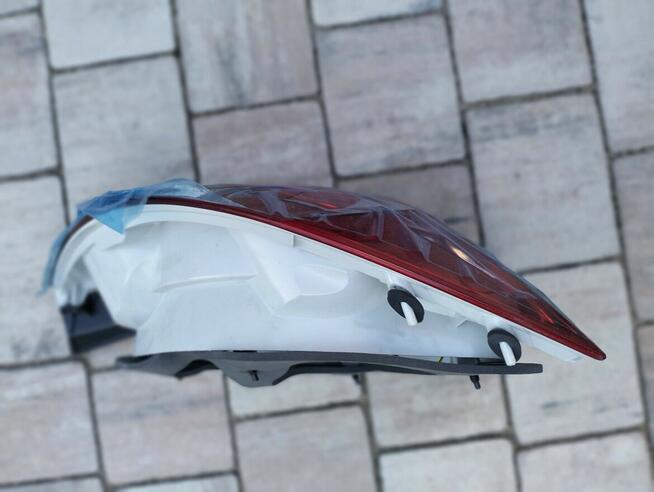 Lampa tylna KIA ceed 5drzwi (2006-2009)
