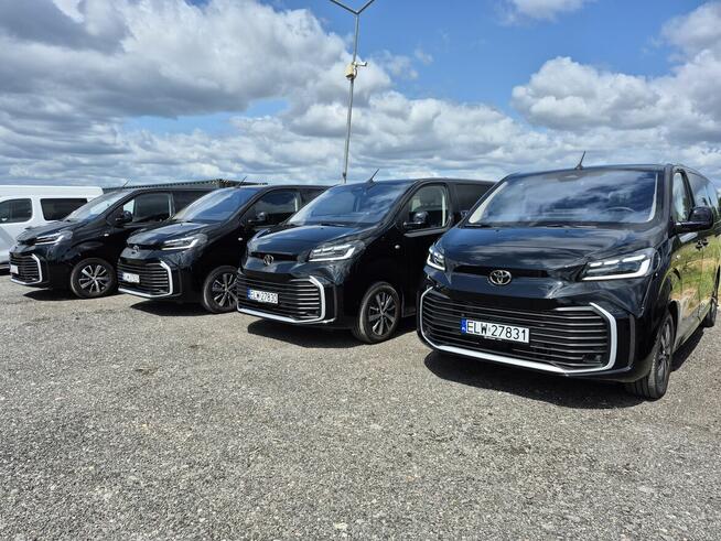 Wynajem Toyota Proace Verso 9 osób