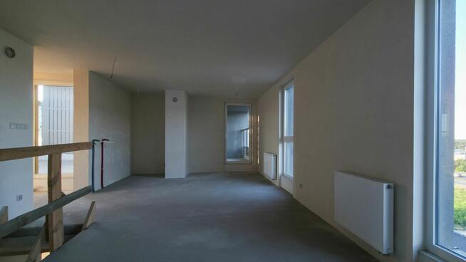 Dwupoziomowy penthouse z trzema tarasami, Jagodno