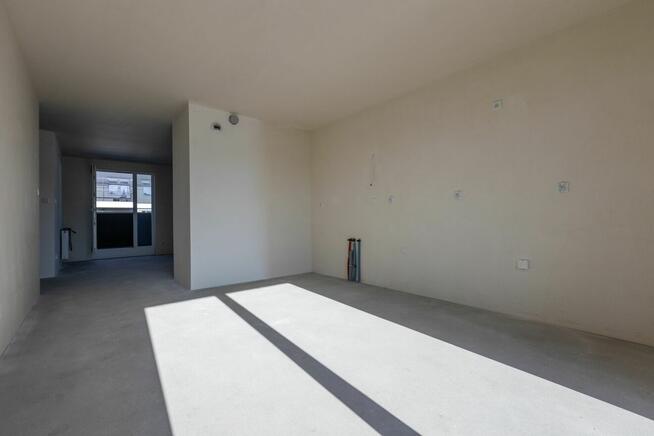 Dwupoziomowy penthouse z trzema tarasami, Jagodno