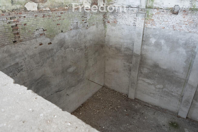 Duża hala 2500m2 wraz z gruntem, źródło wody