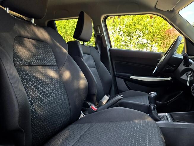 Suzuki Swift MK6 Mild Hybrid 1.2 1.2 Benz. 83KM 2021r LED, Radar, Grzane Fotele