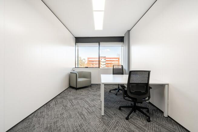 Dostęp do przestrzeni coworkingowej w Regus Zana