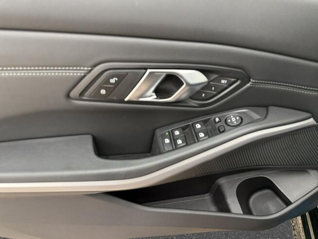 BMW Seria 3 318i aut