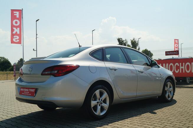 Opel Astra 2013R 1.6 BENZ. 116KM DOINWESTOWANY STAN BDB ZADBANY