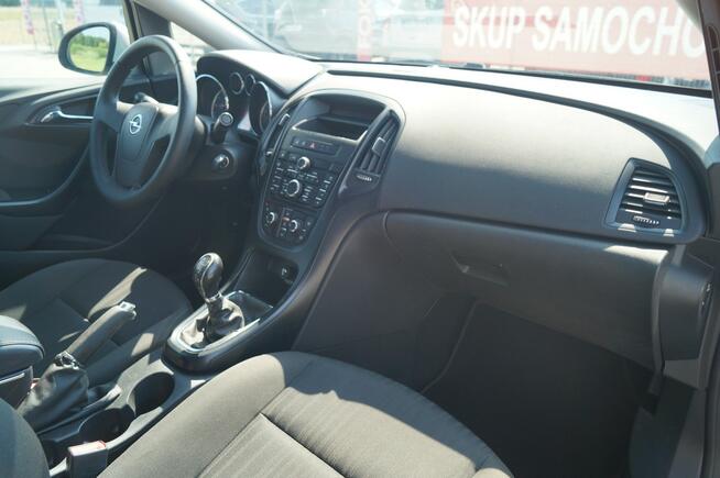 Opel Astra 2013R 1.6 BENZ. 116KM DOINWESTOWANY STAN BDB ZADBANY