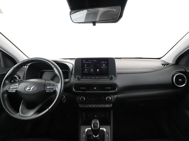 Hyundai Kona klima auto kamera i czujniki parkowania grzane fotele i kierownica