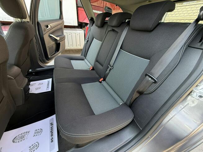 Ford Mondeo 2.0TDCi 140KM titanium/Navi/LEDy/Alufelgi/Pod.fotele/PDC/Hak/Serwis