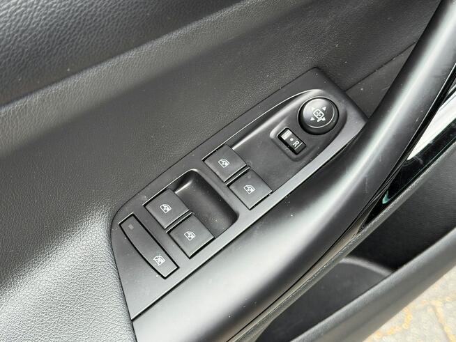 Opel Astra 1,2i 110KM/Ledy/TempomatACC/Pod.Fotele/Czujniki Parkowania/Serwis/Alu