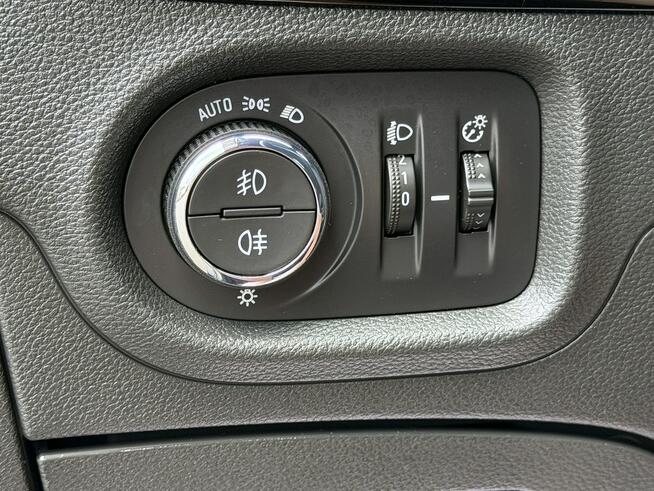 Opel Astra 1,2i 110KM/Ledy/TempomatACC/Pod.Fotele/Czujniki Parkowania/Serwis/Alu