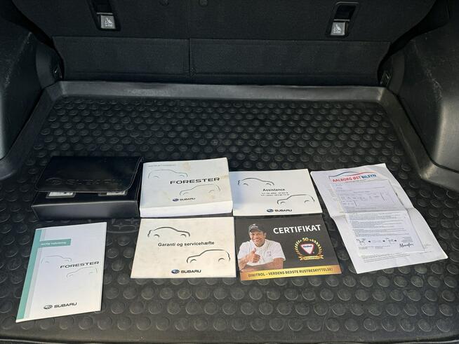 Subaru Forester 2,0d 147KM AWD/Tempomat/Starlink/Pod.Fotele/Hak/Alu/Serwis
