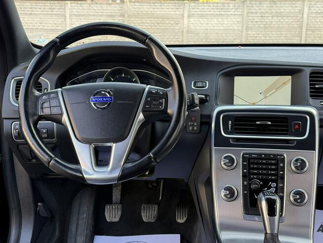 Volvo V60 2,0D4 181KM Momentum/Ledy/Xenon/Skóry/Navi/PDC/Serwis/