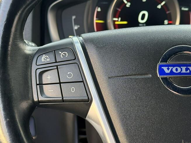 Volvo V60 2,0D4 181KM Momentum/Ledy/Xenon/Skóry/Navi/PDC/Serwis/