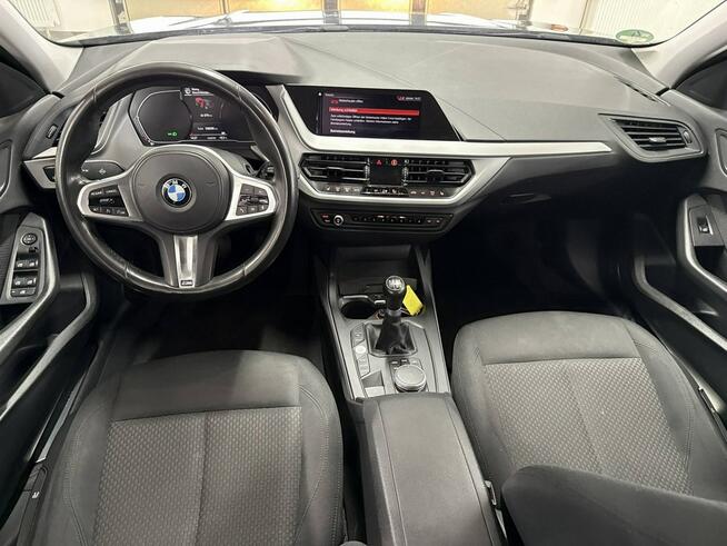 BMW 118i Advantage 140km NAVI klima PDC serwis BEZWYPADEK 2020