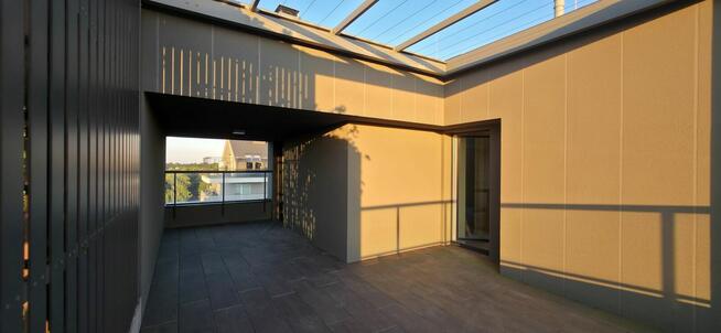 Dwupoziomowy penthouse z trzema tarasami, Jagodno