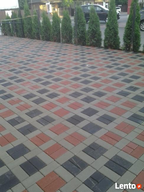 Układanie kostki brukowej