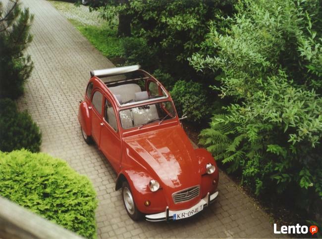 ZABYTKOWY SAMOCHÓD NA UROCZYSTOŚCI!