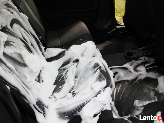 Pranie Tapicerki Gęstą Pianą