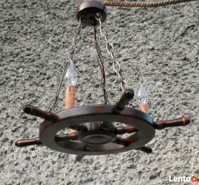 Lampa na podstawie koła sterowego