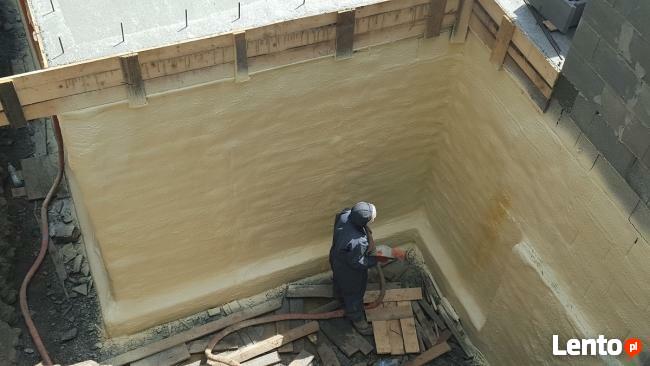 Ocieplenia poddaszy pianką piana poliuretanowa pur fundament