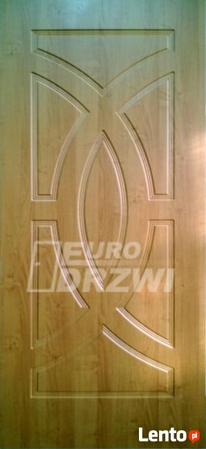 Montaż drzwi Wrocław drzwi antywłamaniowe z montażem od ręki