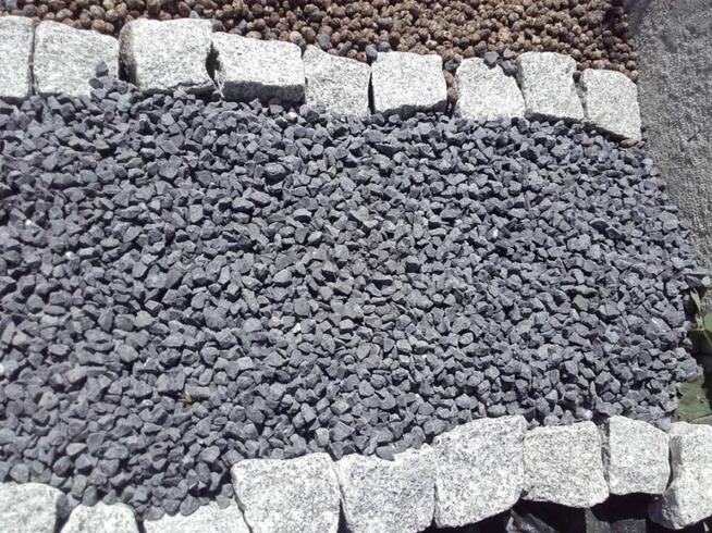 Grys CZARNY KAMIEŃ ozdobny Bazalt żwir KURIER