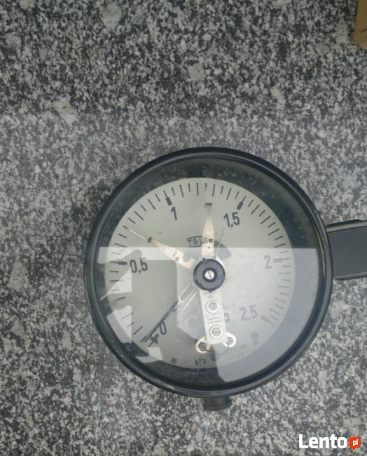 Manometr kontaktowy 2,5 kPa ; 10W ; 10VA ; 220V ; REGLERWERK