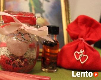 Rytuał na wzbudzenie miłości. Rytuał Loa-Erzulie.Zaklęcia.