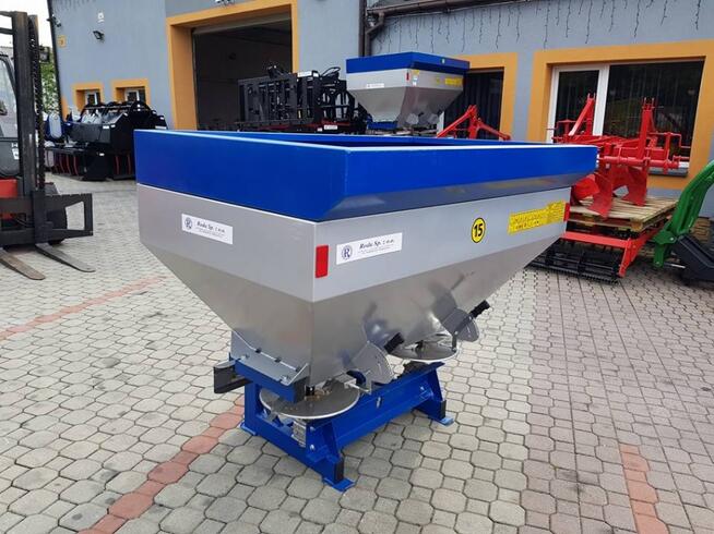 Rozsiewacz 1200/1000/800/600L Roda Dwutarczowy