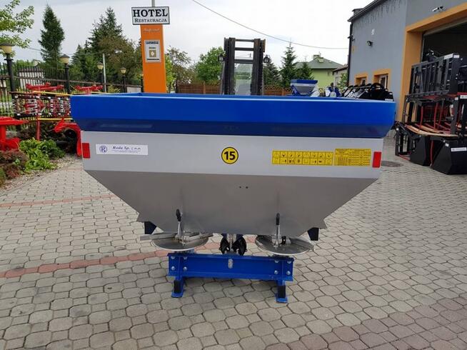 Rozsiewacz 1200/1000/800/600L Roda Dwutarczowy