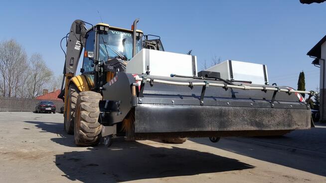 Profesjonalna zamiatarka do koparko-ładowarki