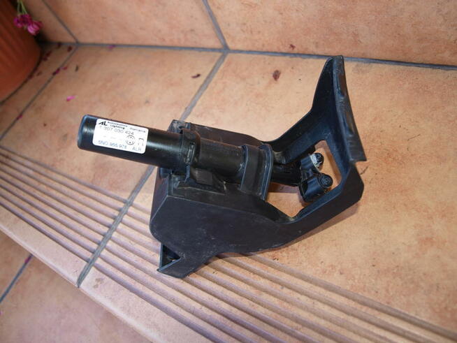 VW Tiguan spryskiwacz lampy prawej 2011 - 2016r