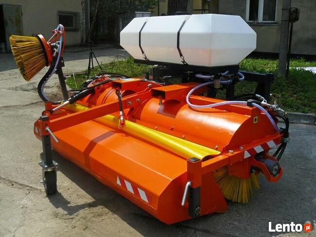 Zamiatarka komunalna ZML 200 z systemem zraszania