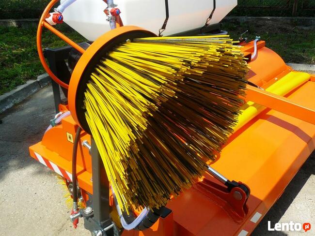 Zamiatarka komunalna ZML 200 z systemem zraszania