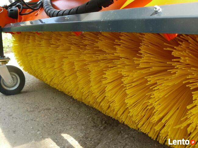 Zamiatarka komunalna ZML 200 z systemem zraszania