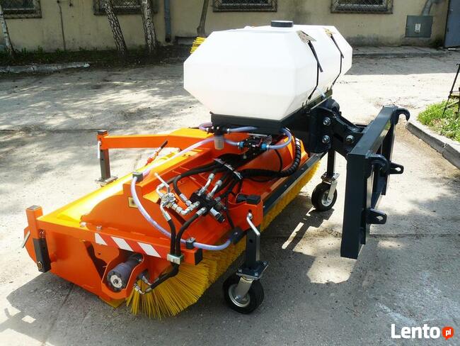 Zamiatarka komunalna ZML 200 z systemem zraszania