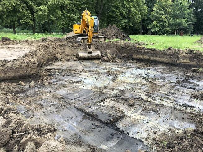 Usługi Koparką Trzebnica Roboty Ziemne Kopanie Stawu