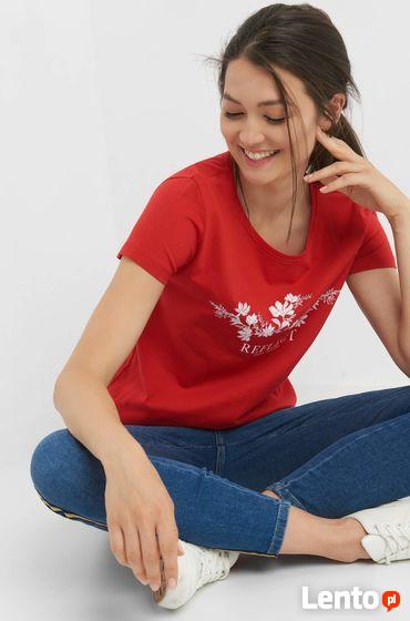 czerwony t-shirt z nadrukiem Orsay