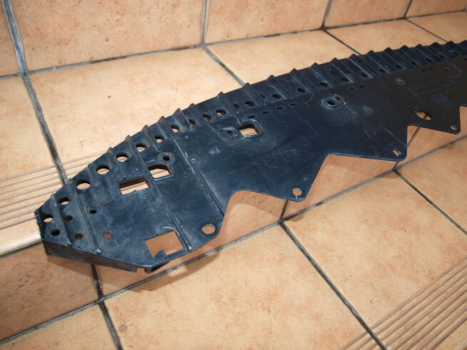 Toyota Yaris osłona płyta pod zderzak przedni 2005 - 2011r