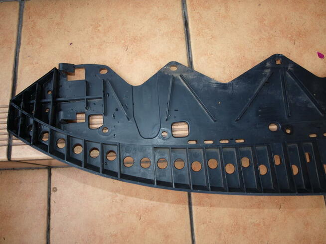 Toyota Yaris osłona płyta pod zderzak przedni 2005 - 2011r