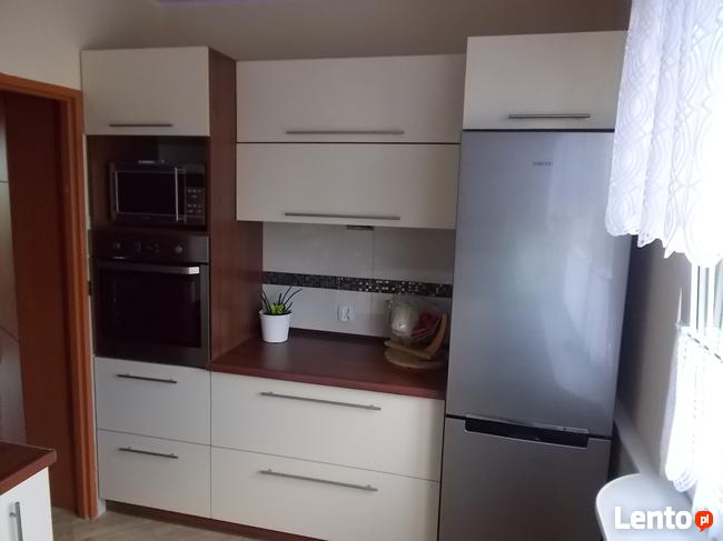 Wykonuję meble kuchenne szafy na wymiar z drzwiami przesuwny