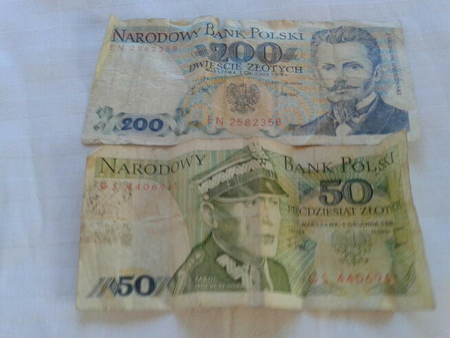 Banknoty o nominale 200 zł. i 50 zł. z 1988 r.