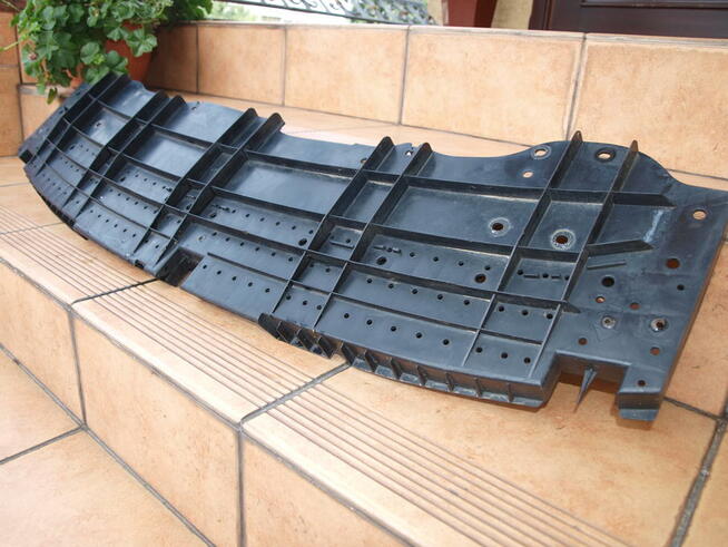 Citroen C1 Peugeot 107 osłona pod zderzak przód 2005 - 2014r